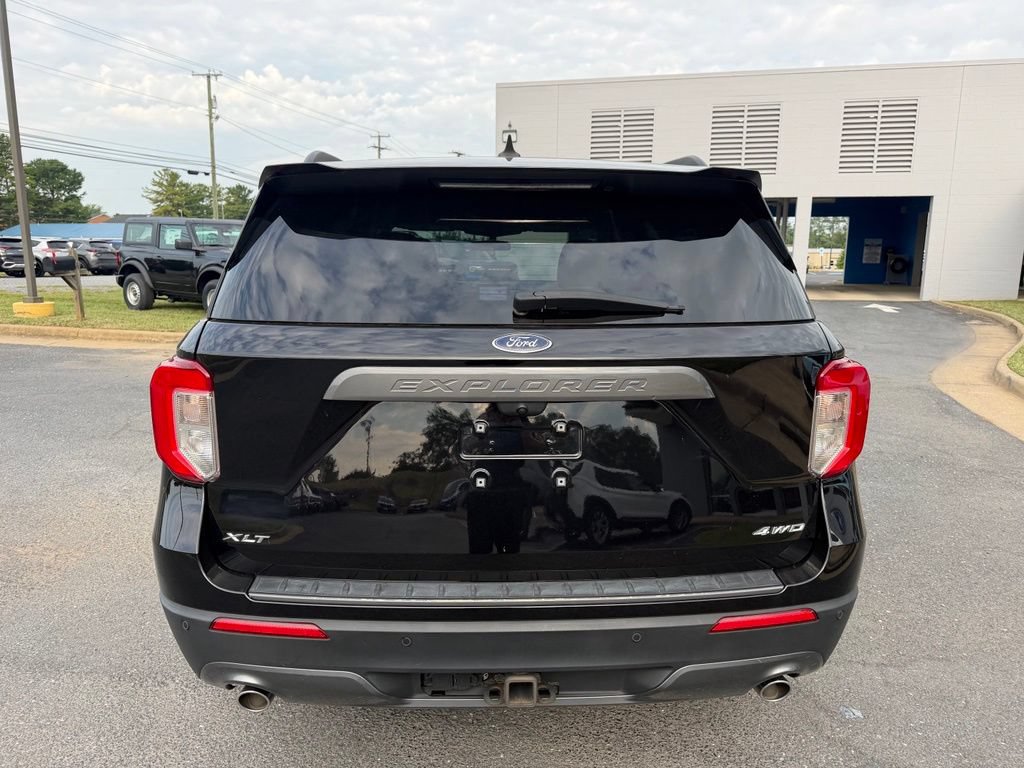 Certified 2023 Ford Explorer XLT w/ Equipment Group 202A AWD/4WD image 4