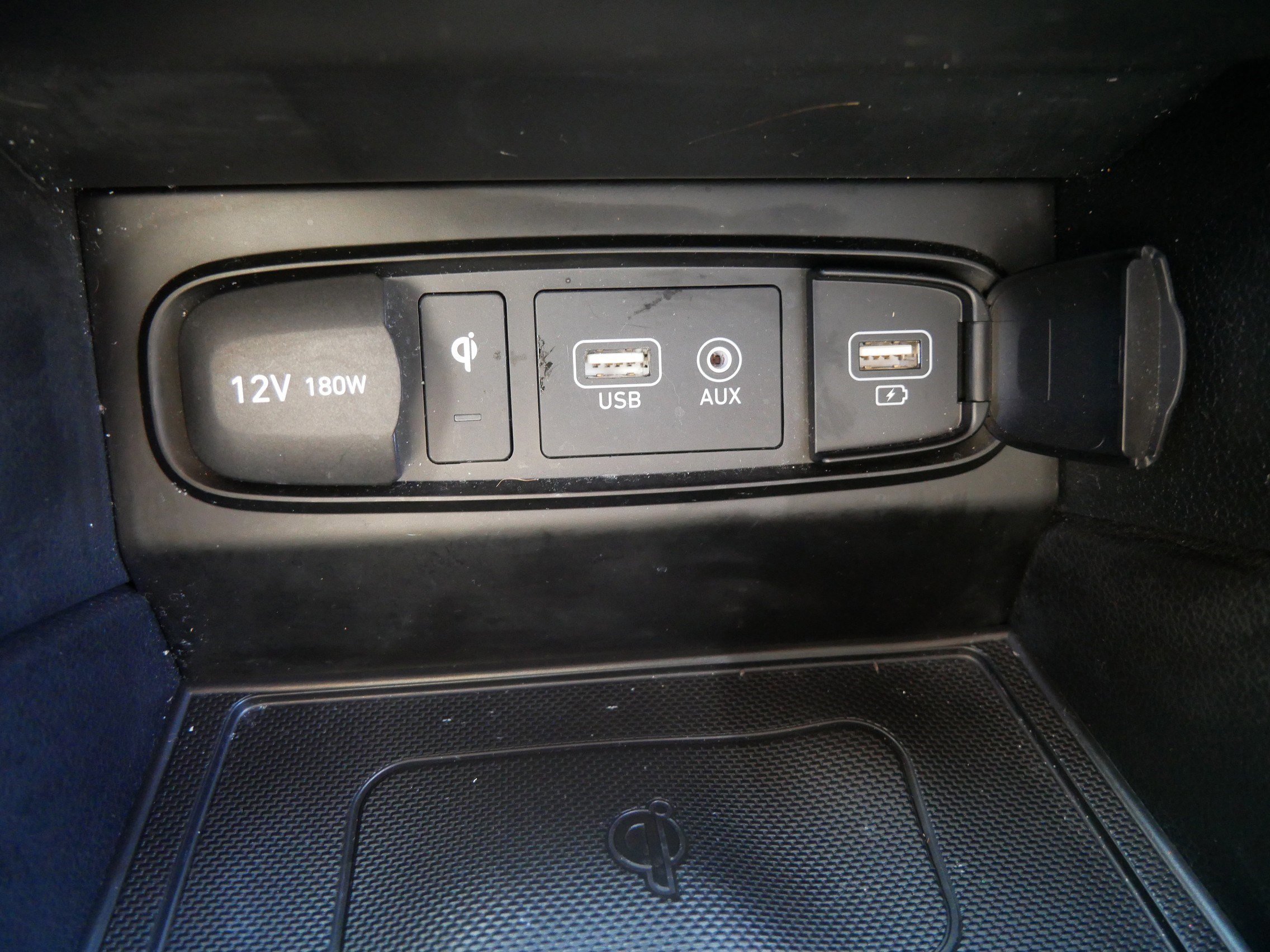 Used 2020 Hyundai Santa Fe SEL w/ Convenience Package image 30