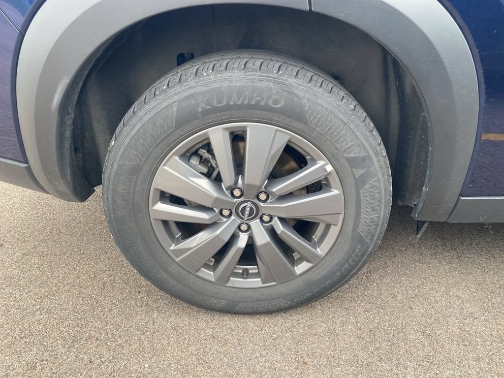 Used 2025 Nissan Pathfinder SV AWD/4WD image 9