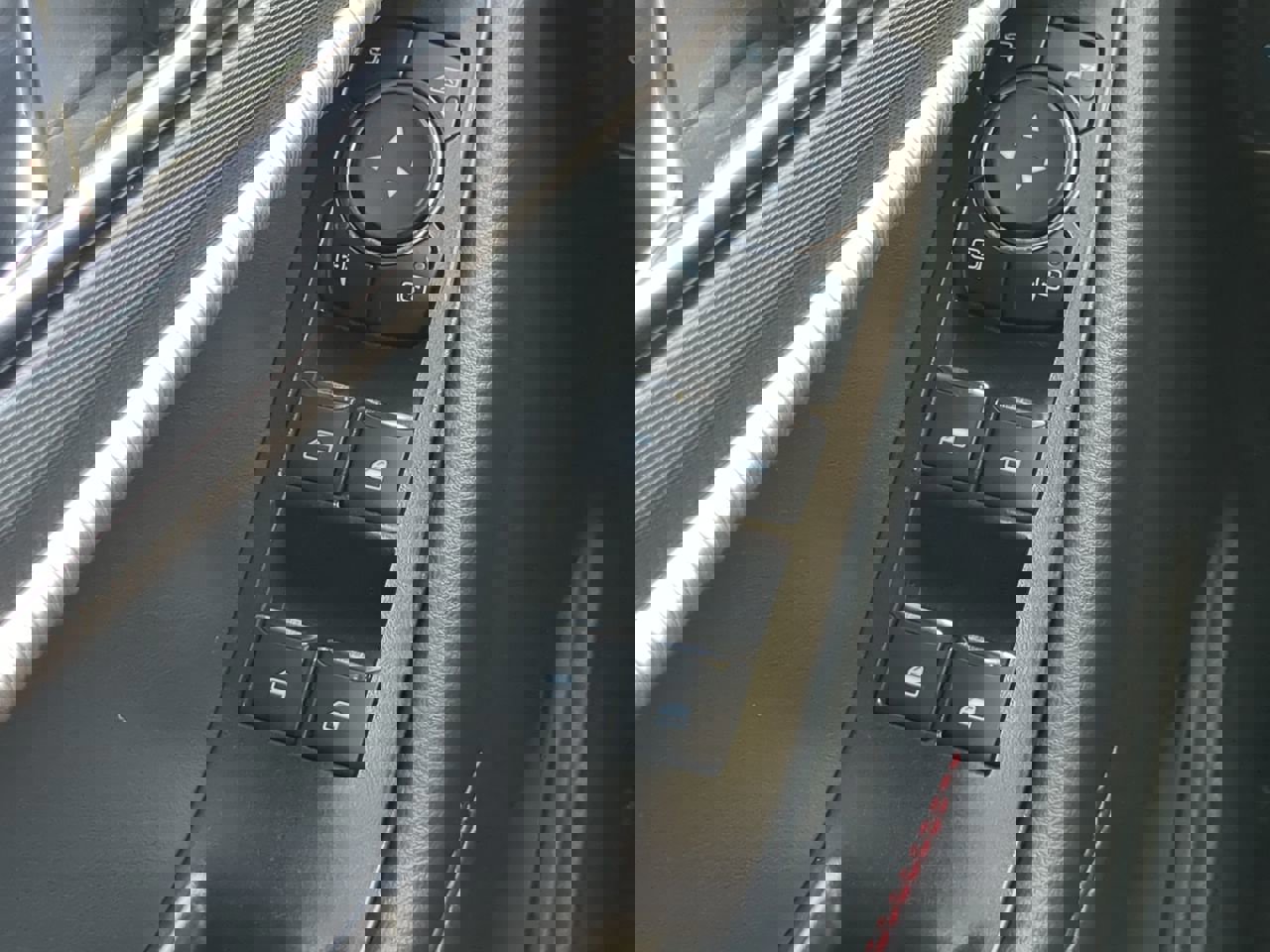 Certified 2025 Ford Explorer ST-Line w/ Premium Package image 23