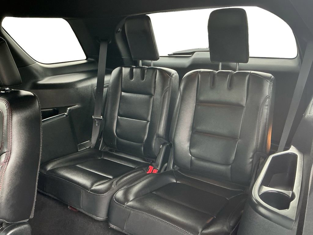 Certified 2019 Ford Explorer XLT w/ Equipment Group 202A FWD image 21