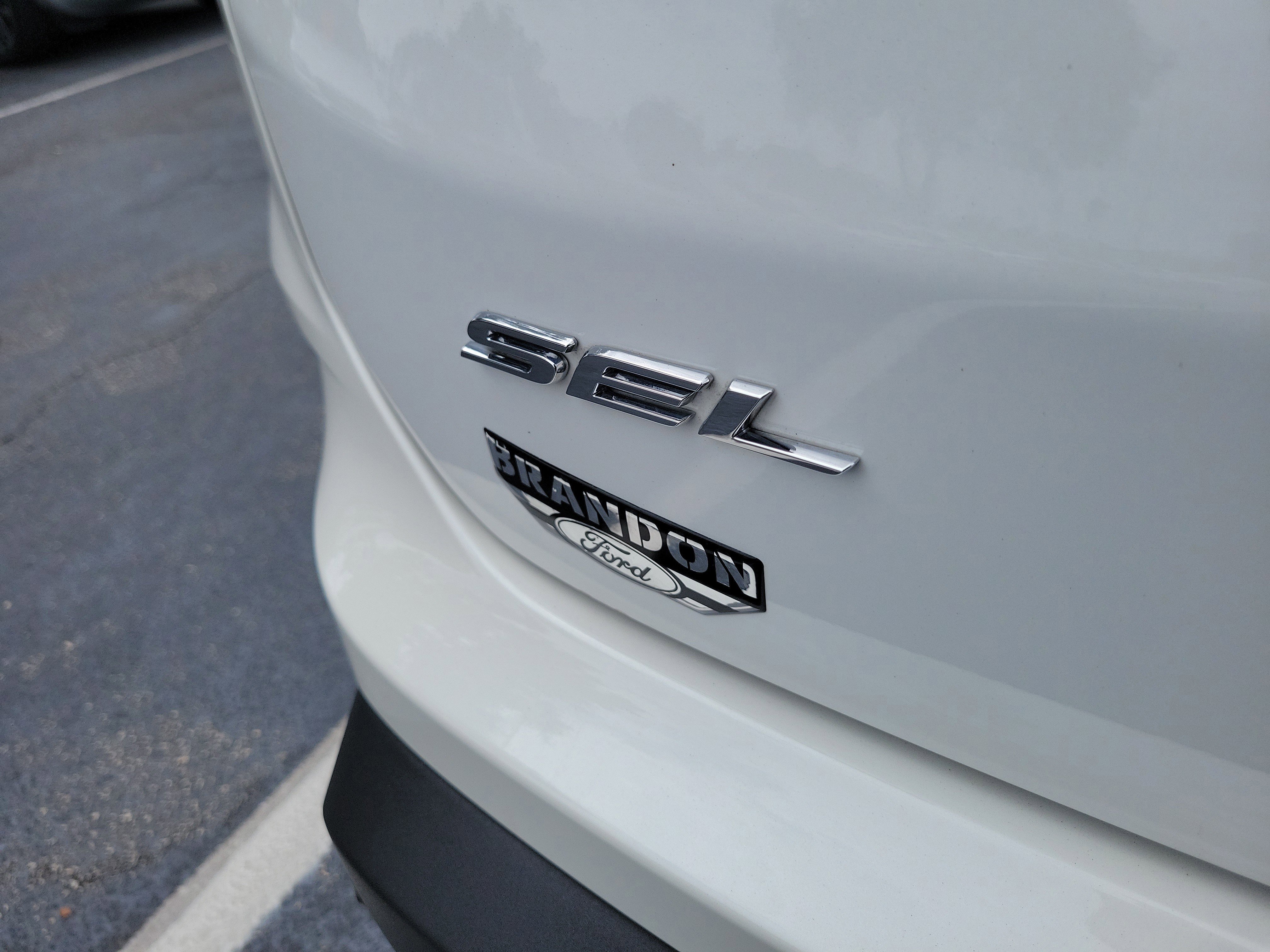 Certified 2022 Ford Edge SEL w/ Convenience Package AWD/4WD image 9