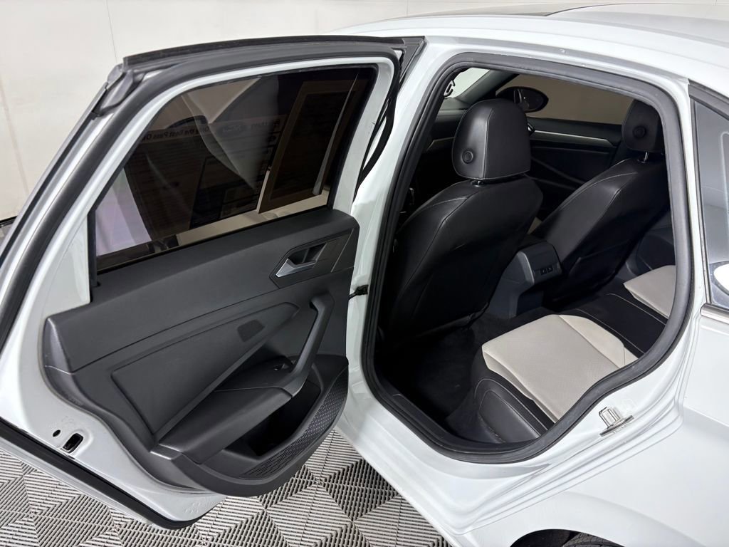 Used 2019 Volkswagen Jetta R-Line w/ R-Line Cold Weather Package image 28