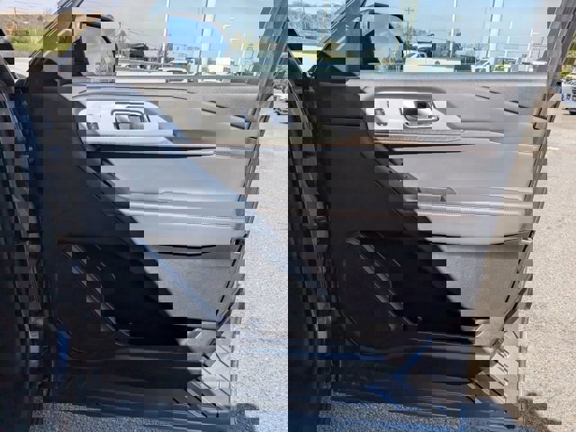 Certified 2025 Ford Explorer Active w/ Active Comfort Package image 32