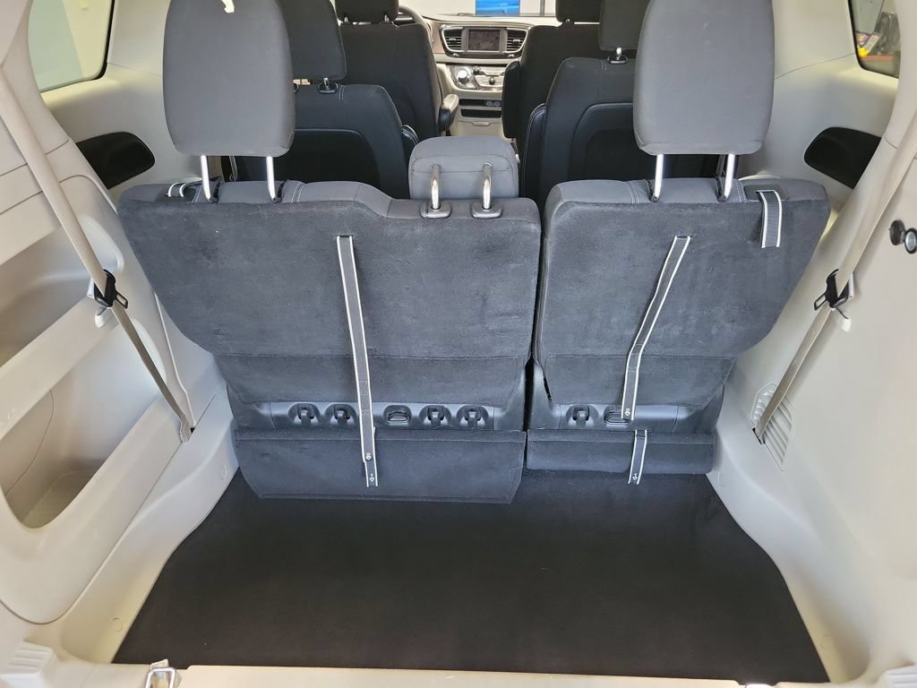 Used 2023 Chrysler Voyager LX FWD image 20