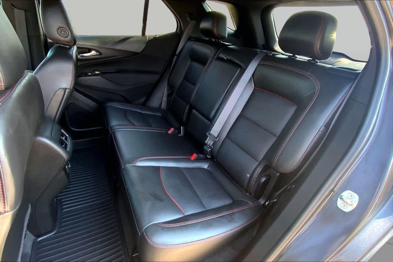 Used 2022 Chevrolet Equinox RS w/ RS Leather Package FWD image 21
