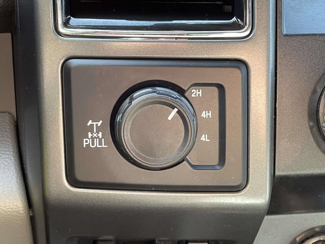 Certified 2020 Ford F250 XLT w/ XLT Premium Package AWD/4WD image 29