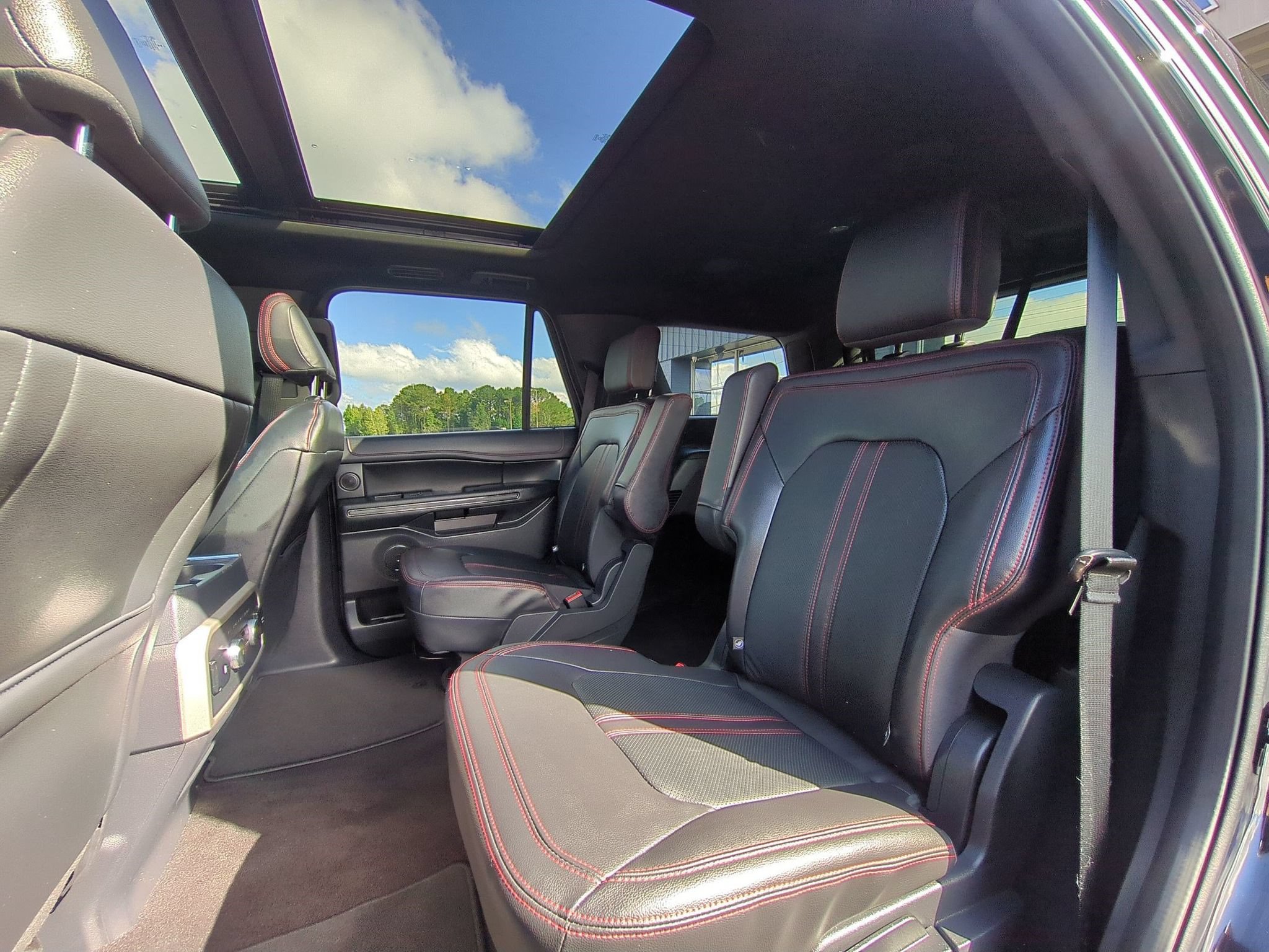 Certified 2023 Ford Expedition Limited RWD image 28