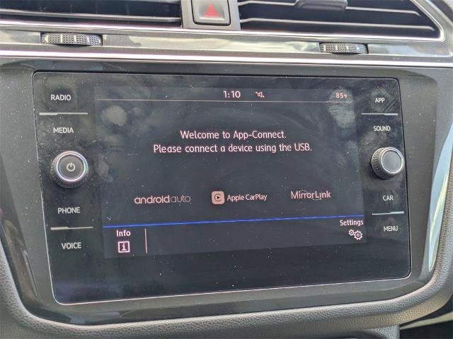 Used 2018 Volkswagen Tiguan SE image 21