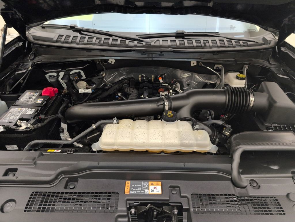 Certified 2025 Ford Expedition Platinum AWD/4WD image 40