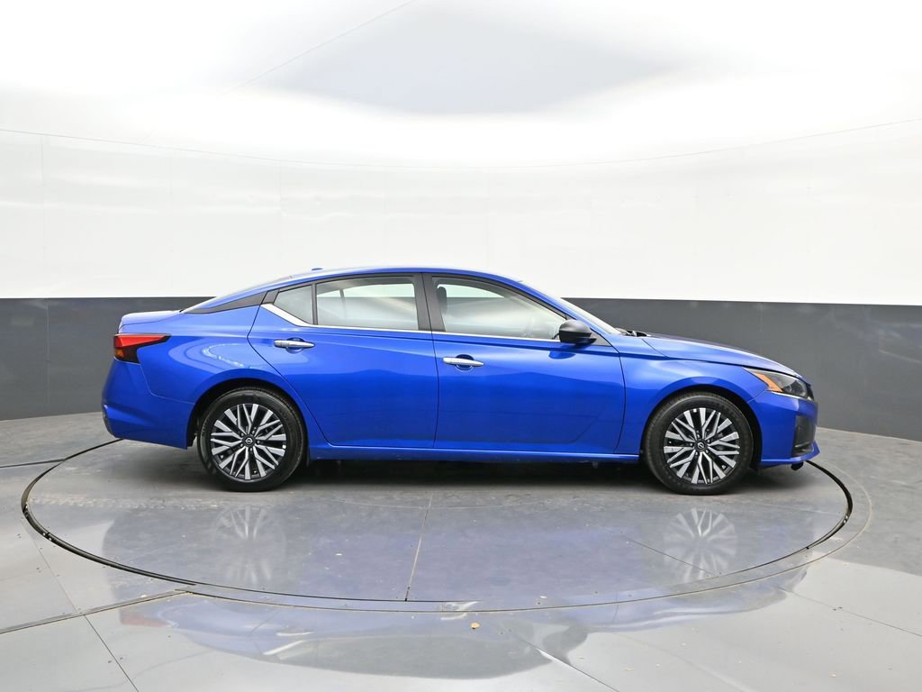 Used 2025 Nissan Altima 2.5 SV image 24
