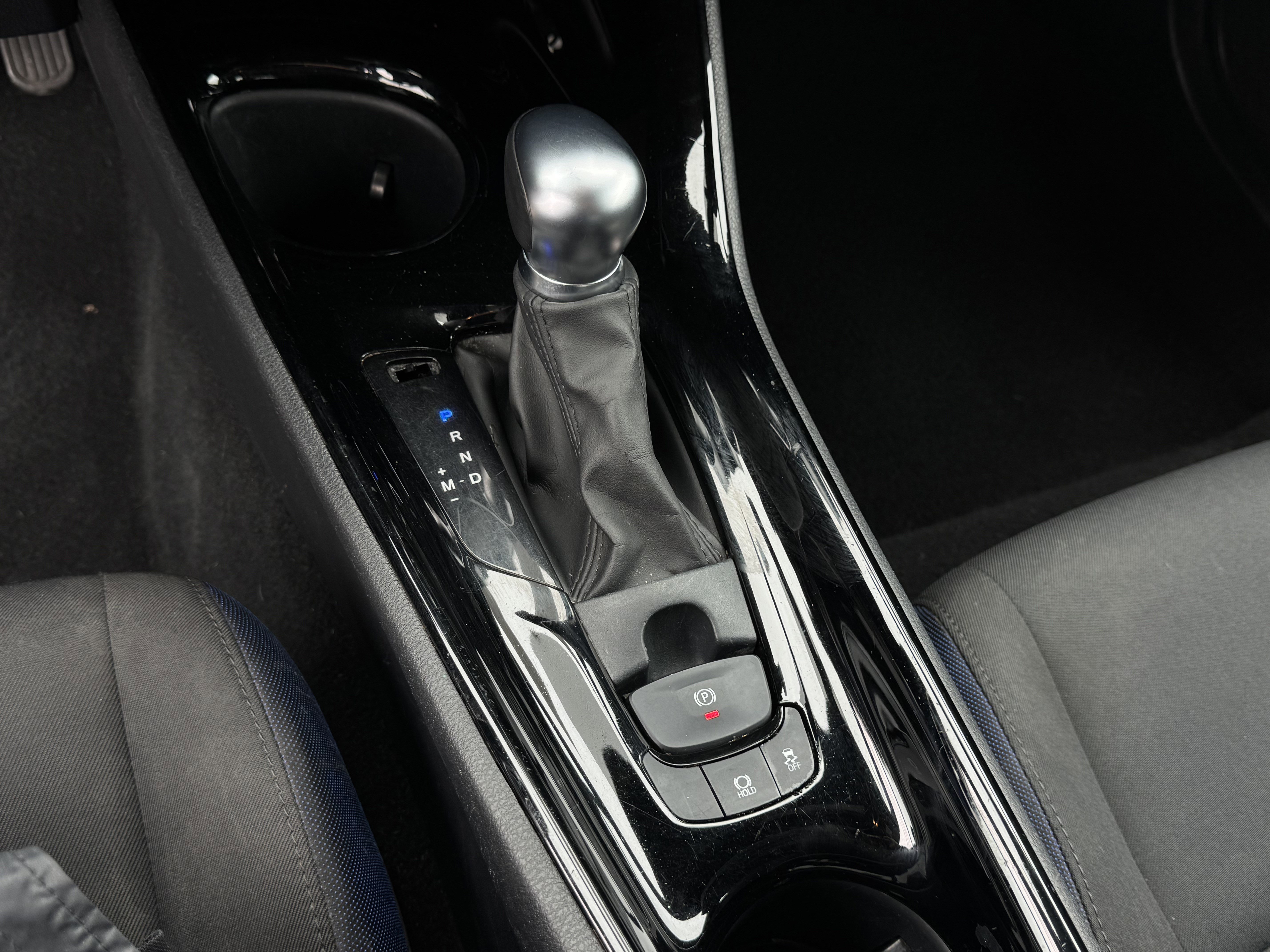 Used 2022 Toyota C-HR Limited image 20