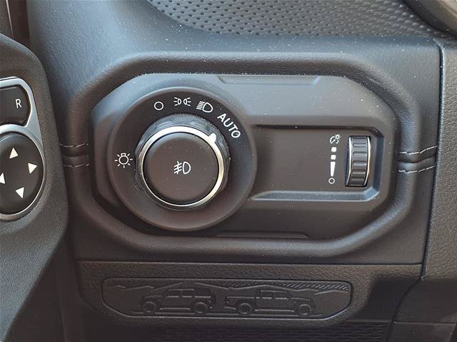 Used 2026 Jeep Wrangler Unlimited Rubicon AWD/4WD image 12