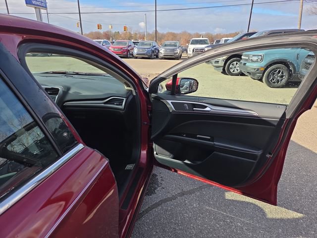 Certified 2017 Ford Fusion SE image 12