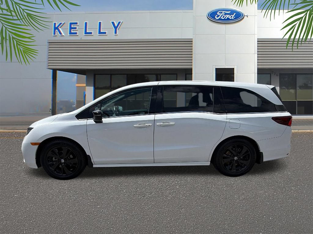 Used 2023 Honda Odyssey Sport image 2