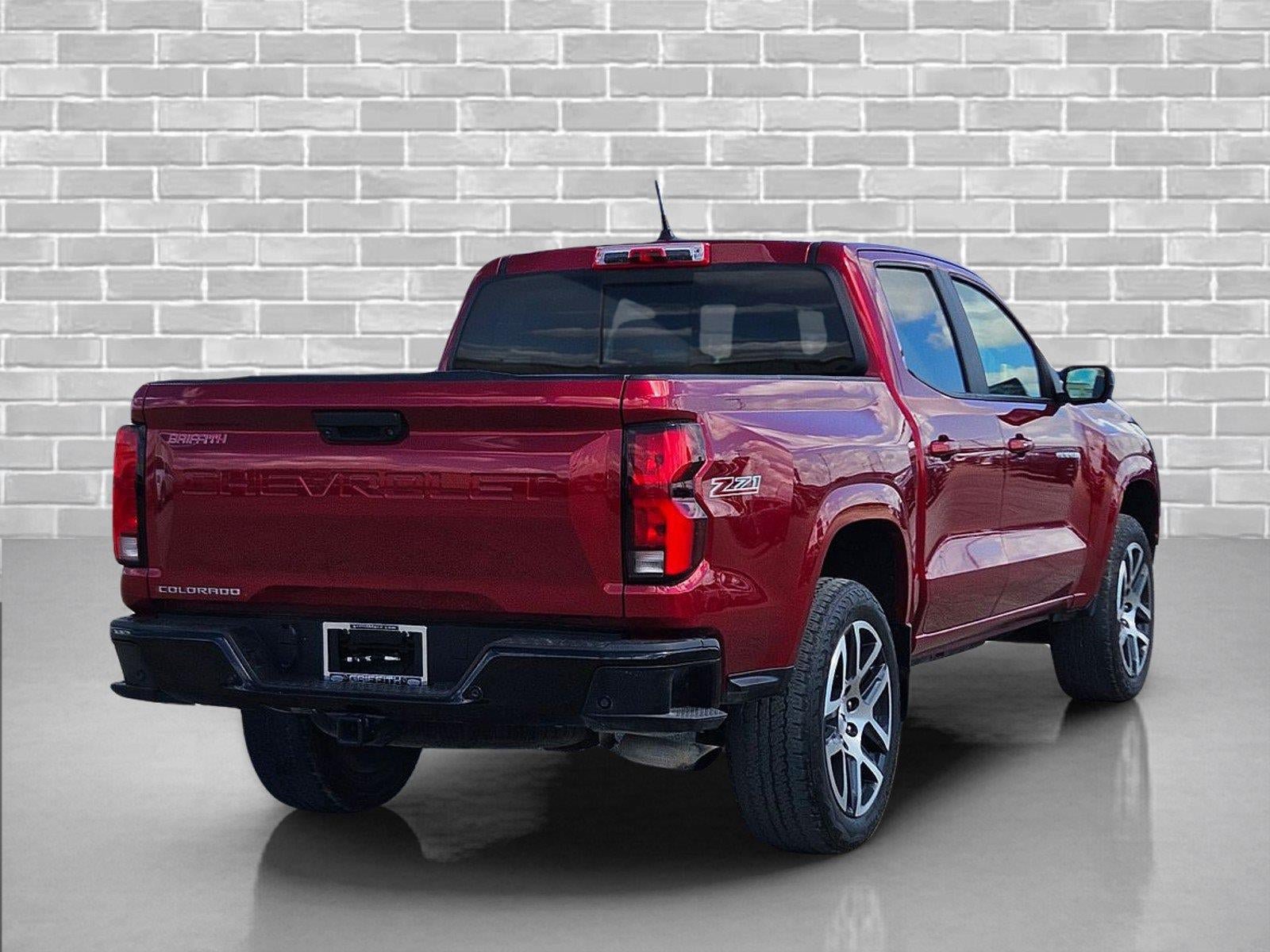 Used 2024 Chevrolet Colorado Z71 w/ Z71 Convenience Package 2 AWD/4WD image 5