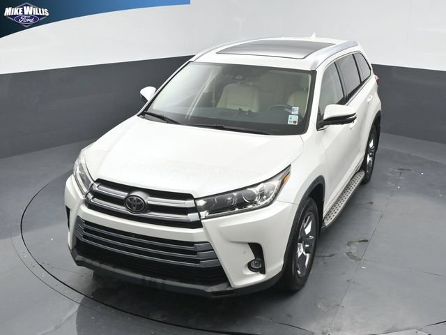 Used 2019 Toyota Highlander Limited Platinum FWD image 11