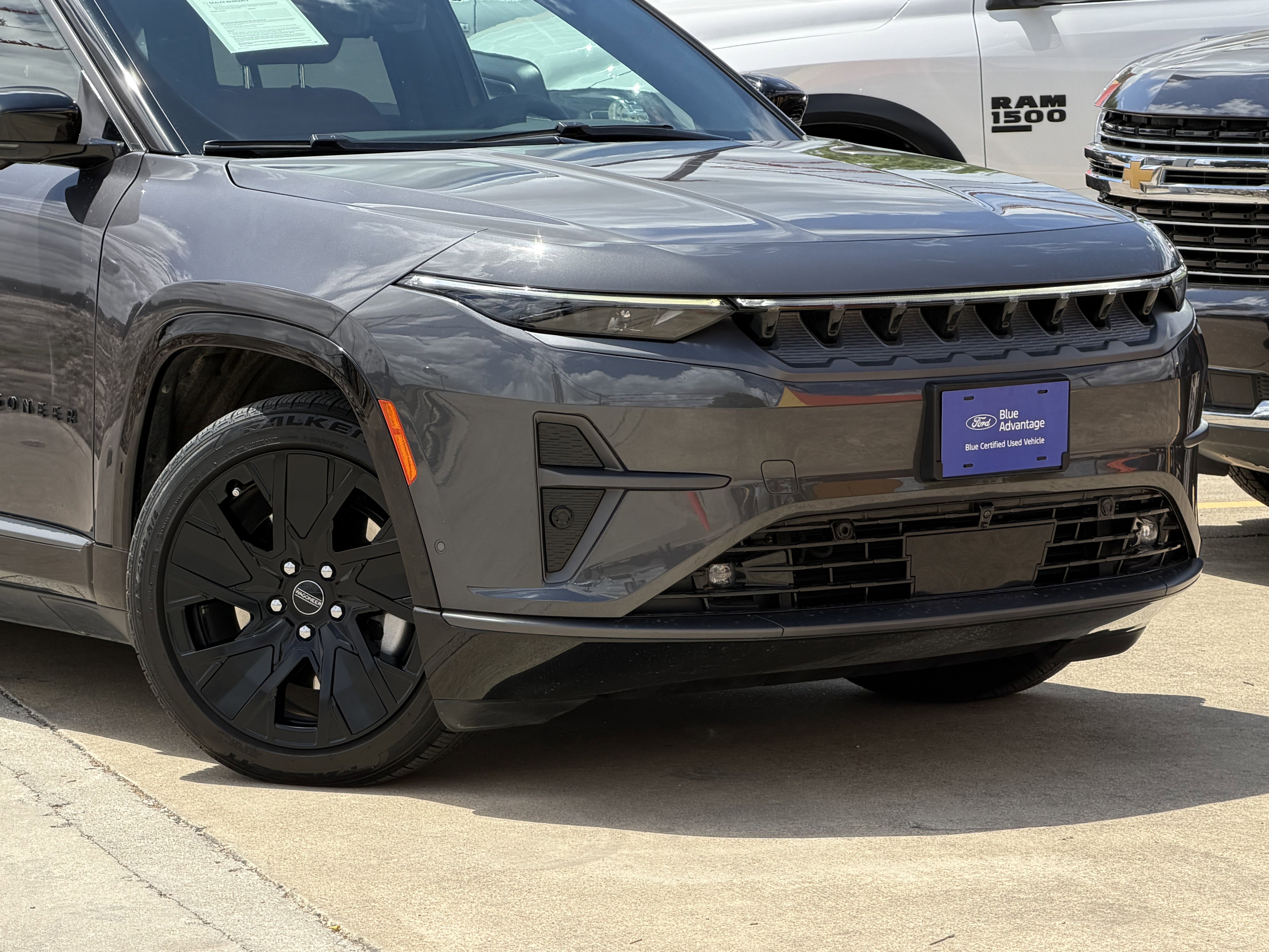 Used 2024 Jeep Wagoneer Launch Edition image 2