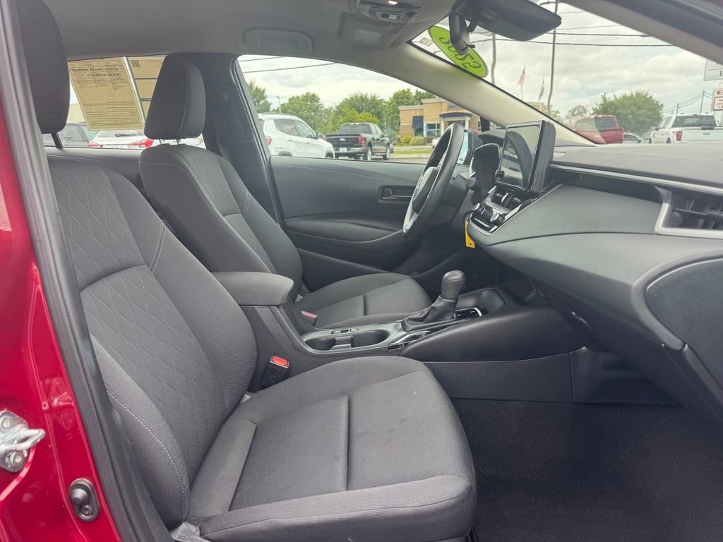 Used 2025 Toyota Corolla LE FWD image 16