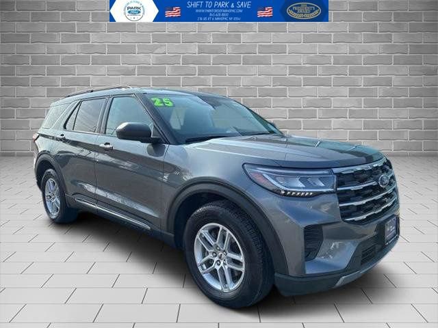 Certified 2025 Ford Explorer Active image 7