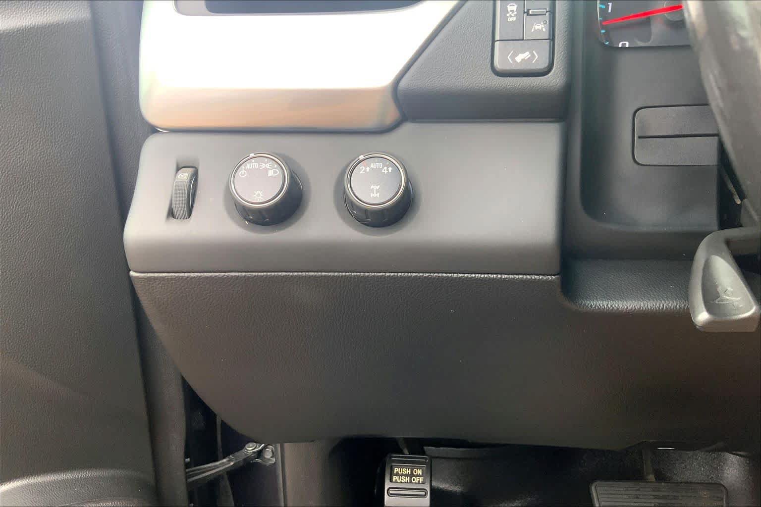Used 2018 Chevrolet Tahoe LT AWD/4WD image 36