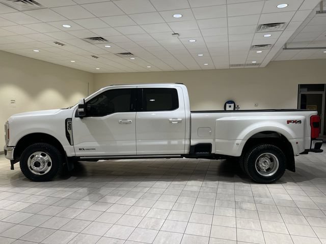 Certified 2023 Ford F350 Lariat w/ Lariat Ultimate Package AWD/4WD image 2