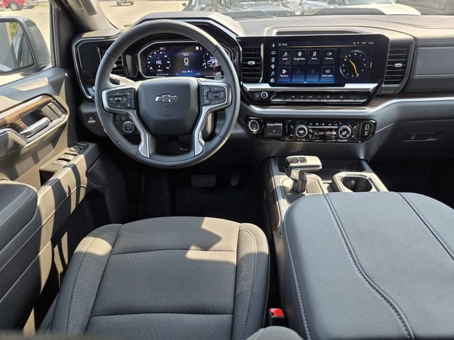 Used 2026 Chevrolet Silverado 1500 LT Trail Boss w/ LPO, Dark Essentials Package AWD/4WD image 12