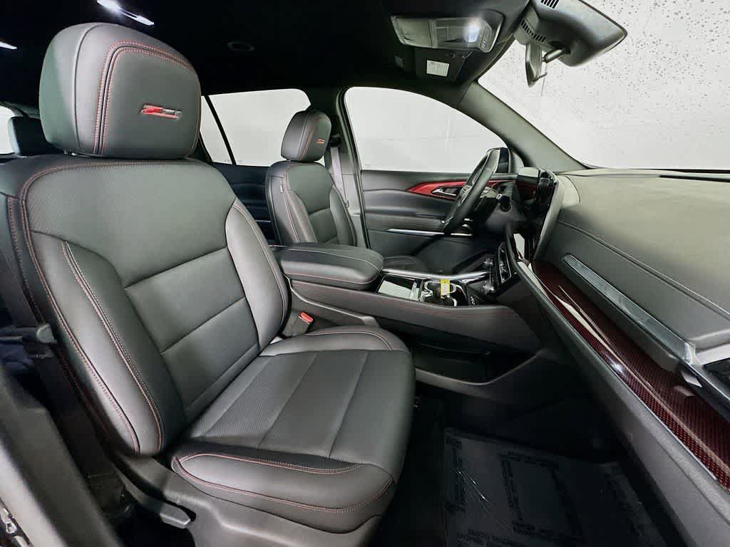 Used 2025 Chevrolet Traverse Z71 AWD/4WD image 14