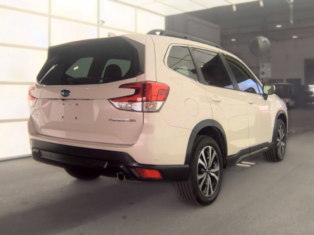 Used 2023 Subaru Forester Limited AWD/4WD image 4