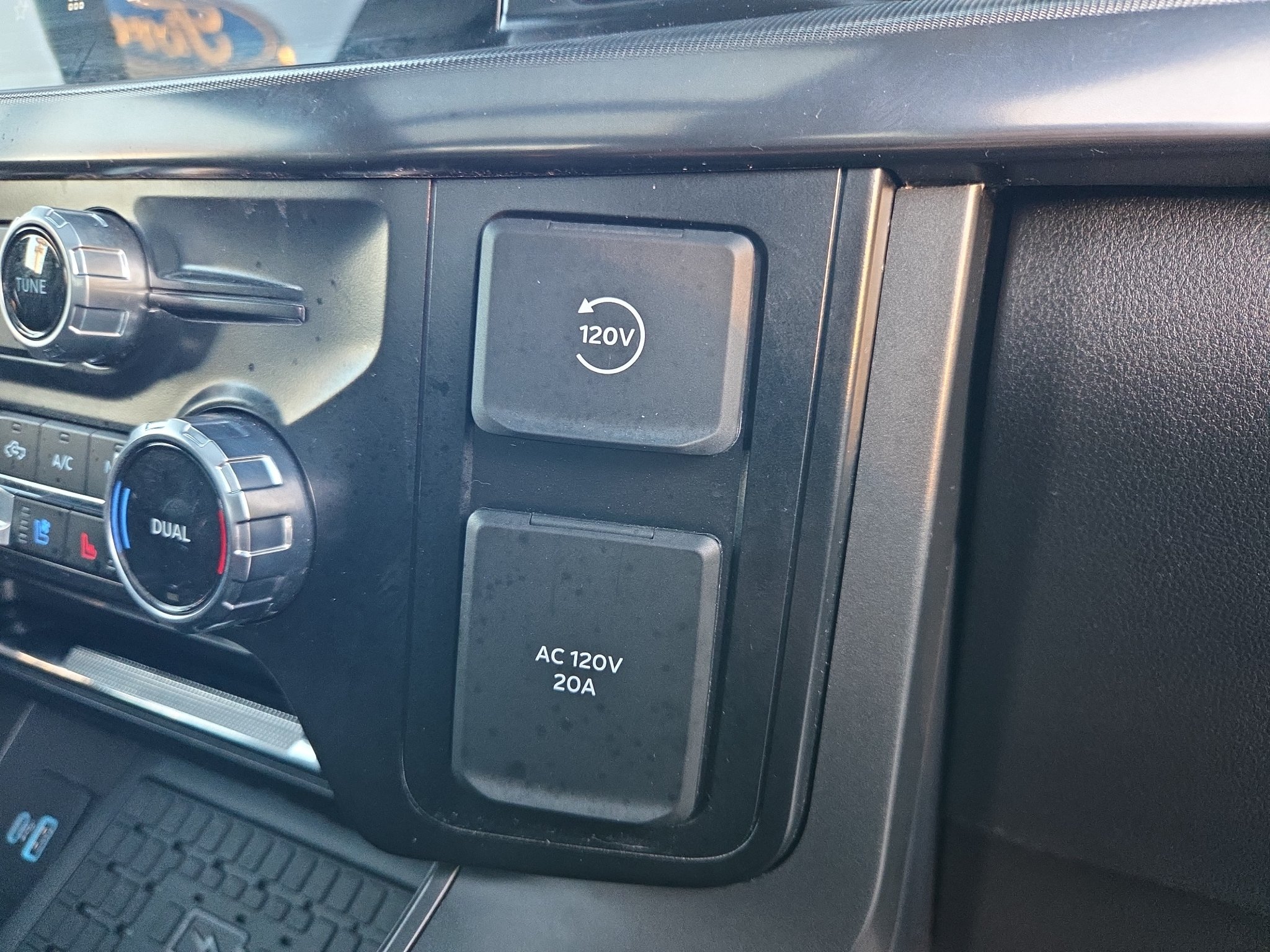 Certified 2024 Ford F150 Lariat w/ Equipment Group 502A High AWD/4WD image 45