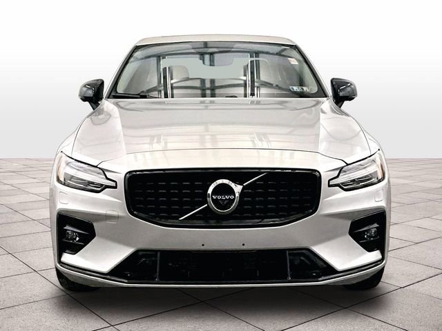 Used 2022 Volvo S60 B5 Momentum w/ Advanced Package AWD/4WD image 3
