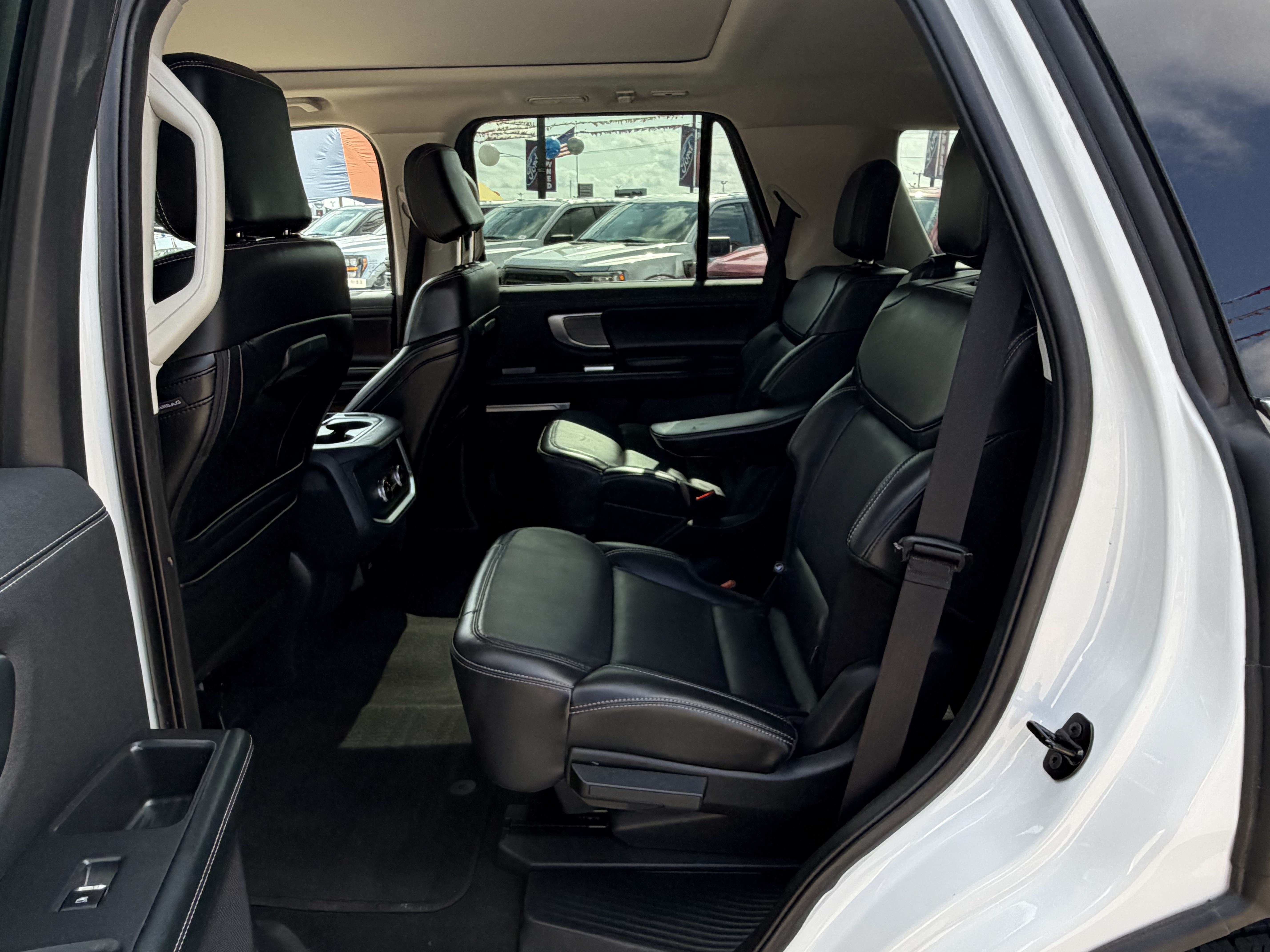 Certified 2025 Ford Expedition Platinum AWD/4WD image 11
