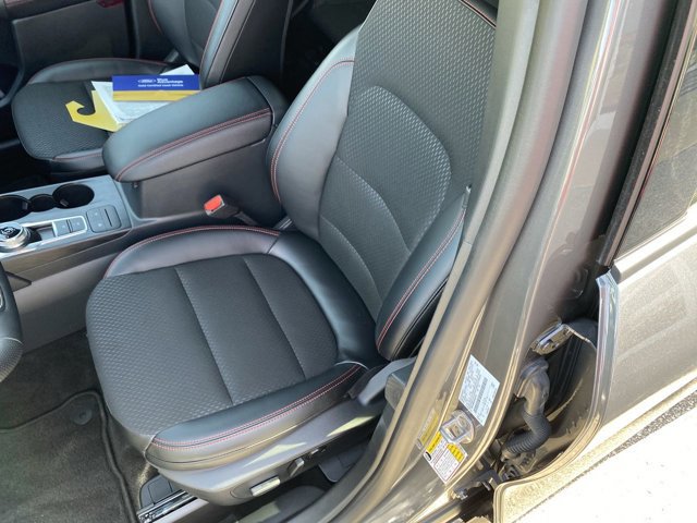 Certified 2025 Ford Escape ST-Line w/ Cold Weather Package FWD image 13