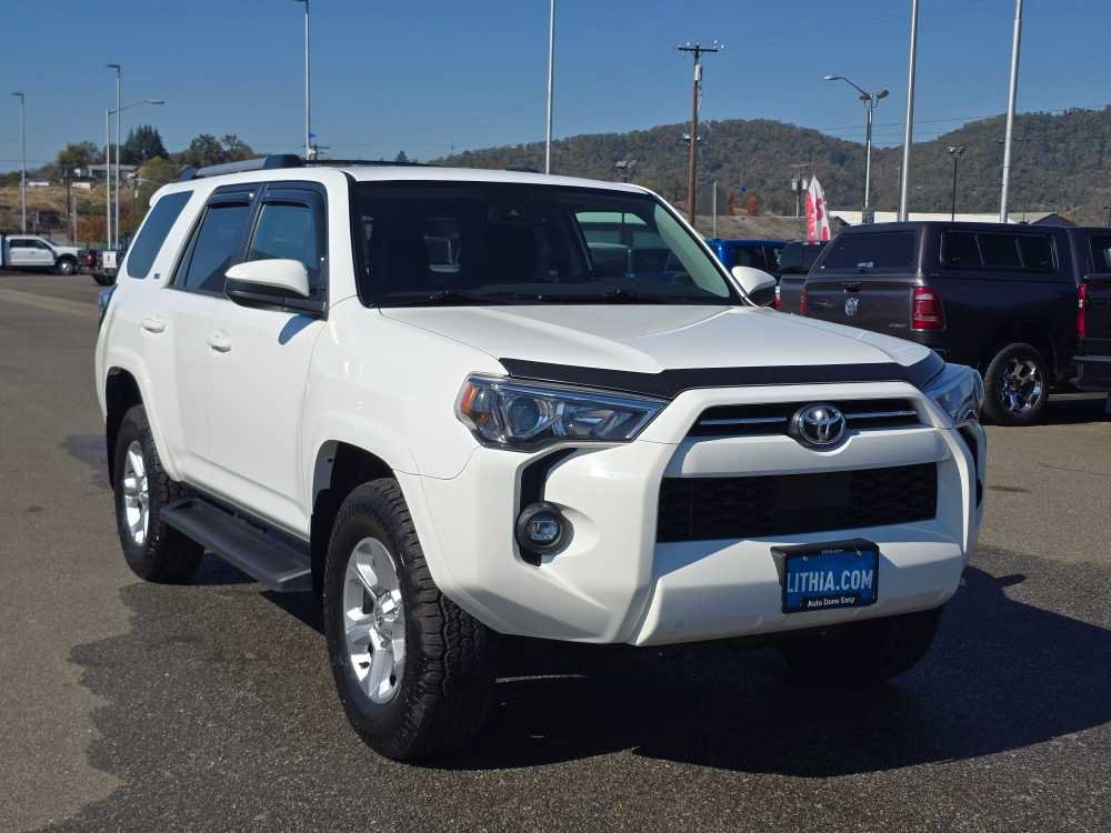 Used 2022 Toyota 4Runner SR5 AWD/4WD image 7