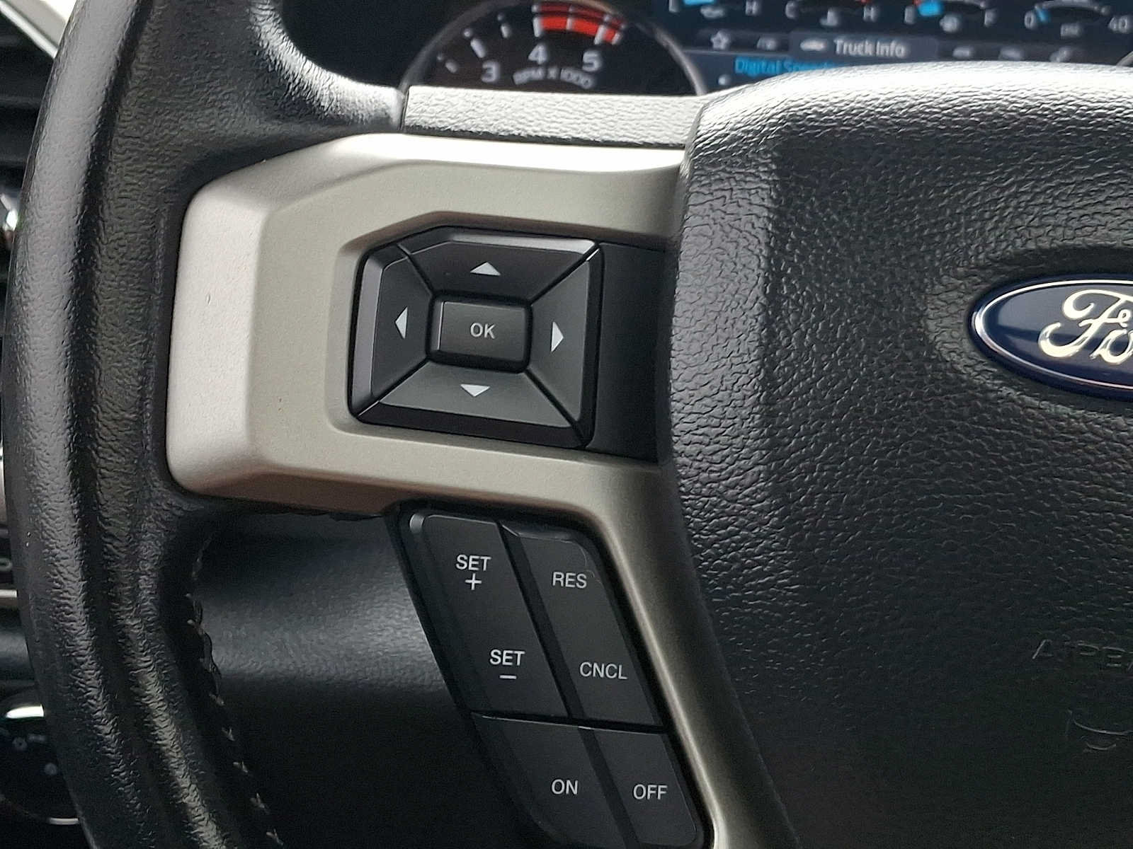 Certified 2022 Ford F250 Lariat w/ Black Appearance Pkg AWD/4WD image 20