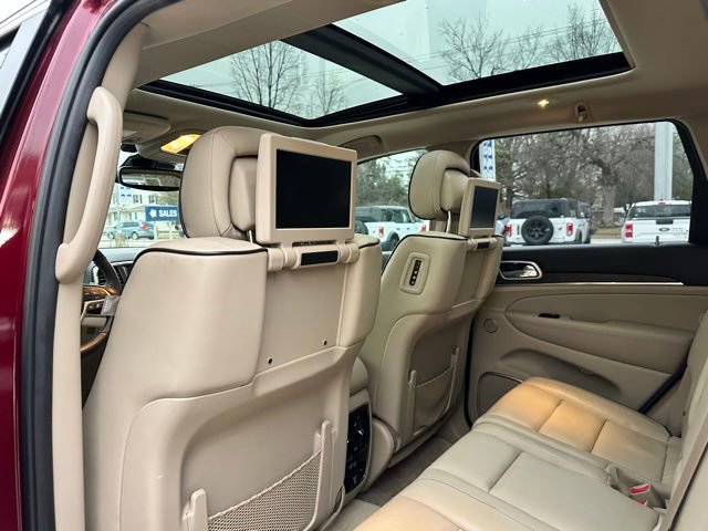 Used 2017 Jeep Grand Cherokee Overland w/ Jeep Active Safety Group image 47