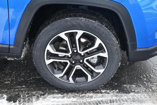 Used 2022 Jeep Compass Limited image 17