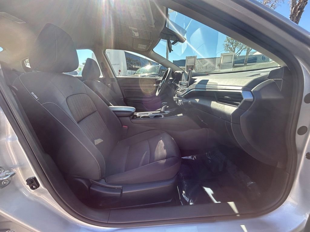 Used 2024 Nissan Altima 2.5 SV image 23