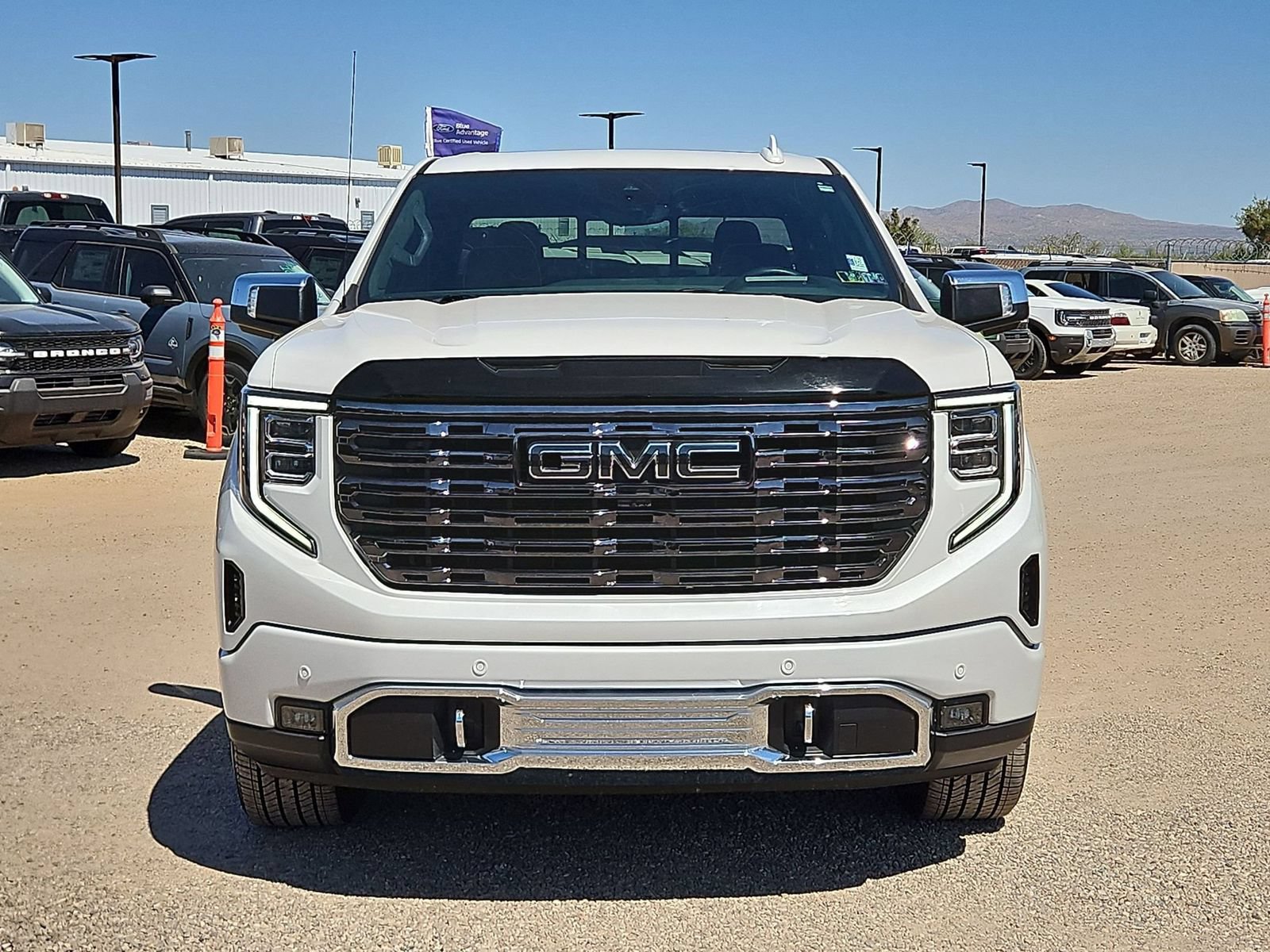 Used 2025 GMC Sierra 1500 Denali Ultimate AWD/4WD image 2