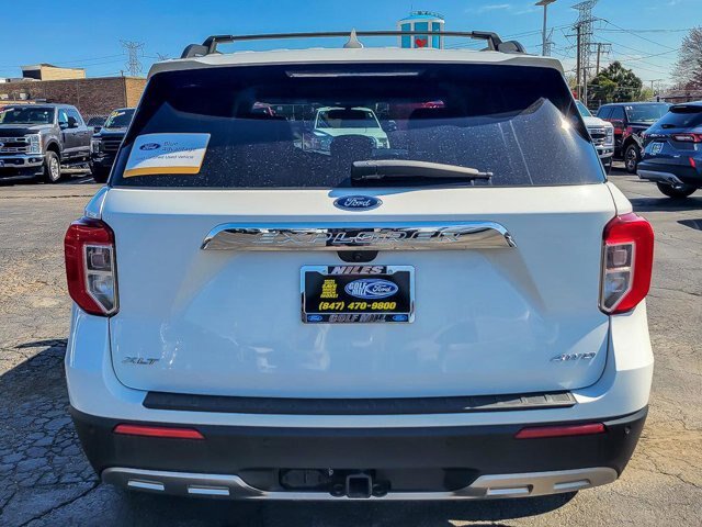 Certified 2023 Ford Explorer XLT w/ Equipment Group 202A AWD/4WD image 8