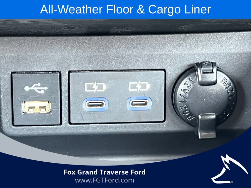 Used 2022 Toyota Highlander XLE AWD/4WD image 27