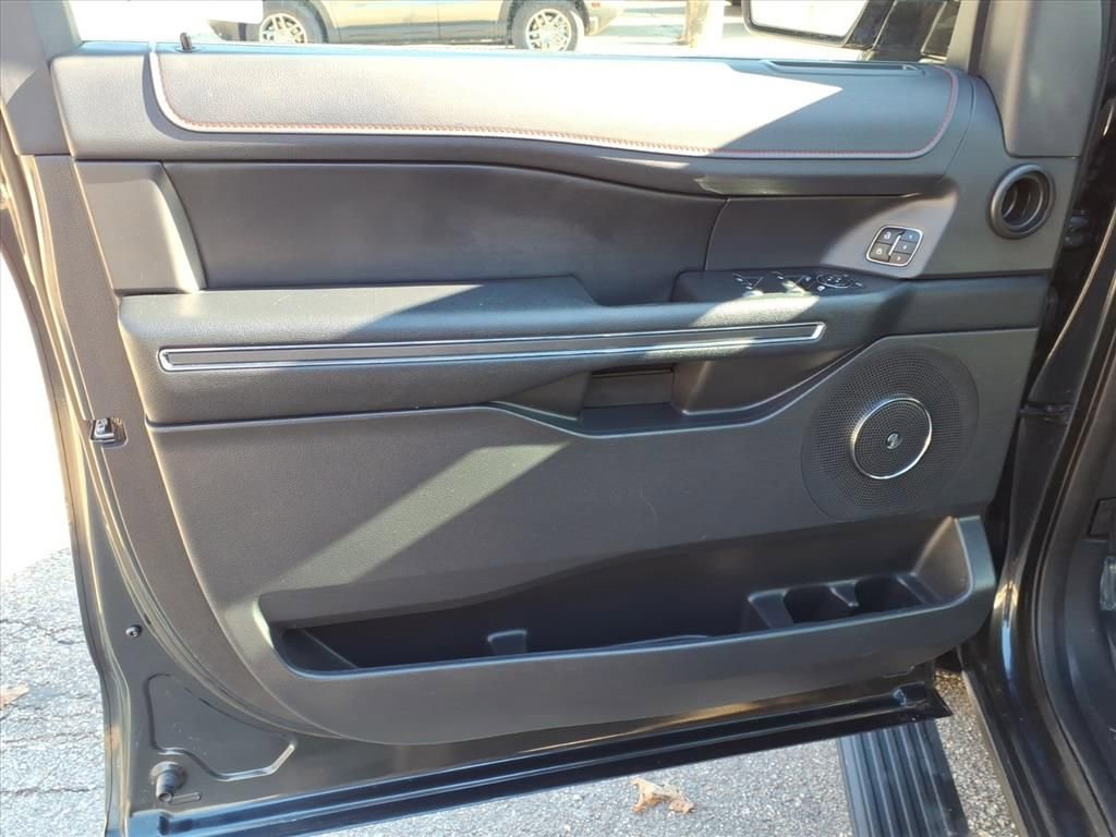 Certified 2024 Ford Expedition Limited image 17