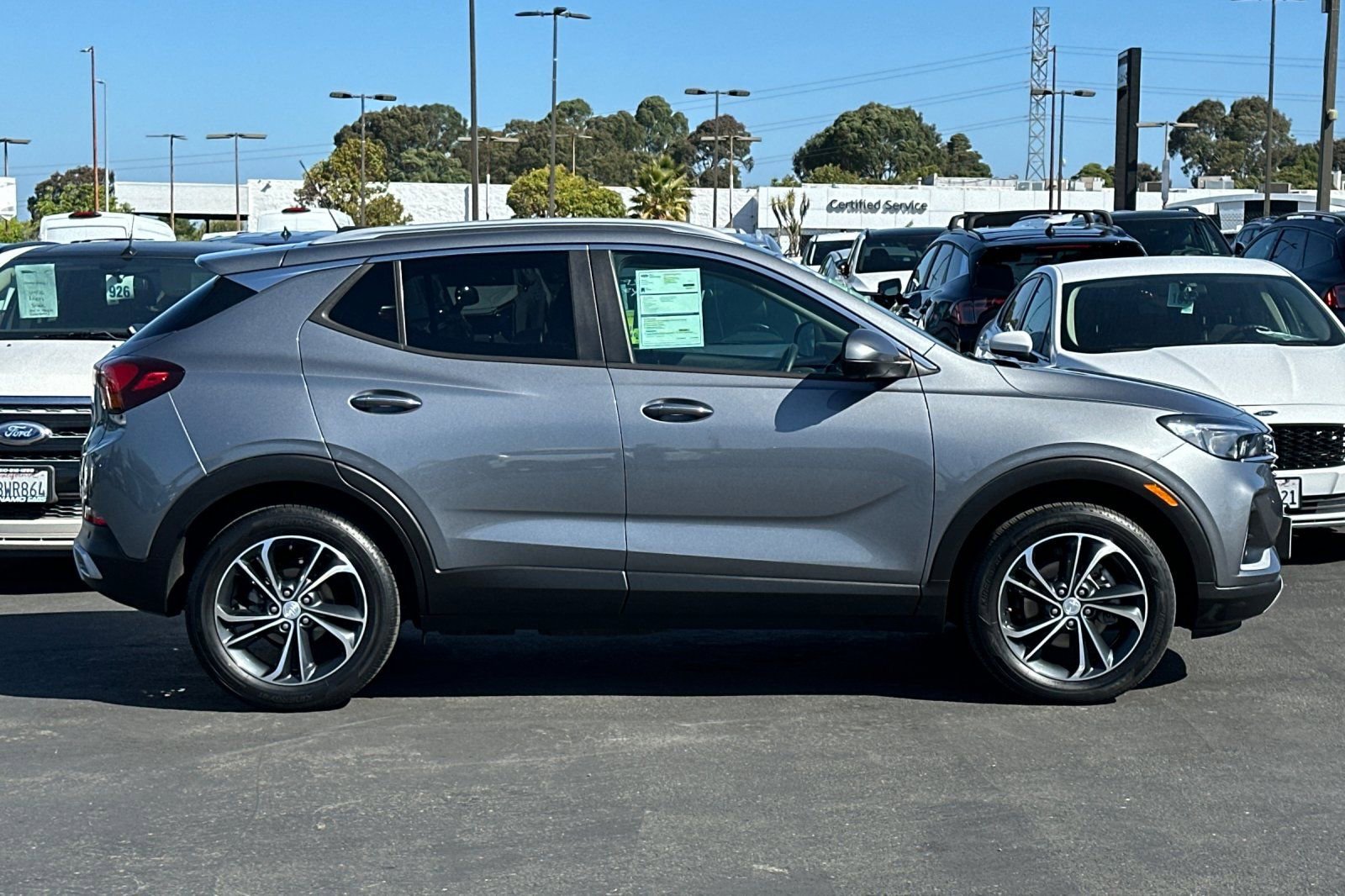 Used 2020 Buick Encore GX Select w/ Advanced Technology Package FWD image 3