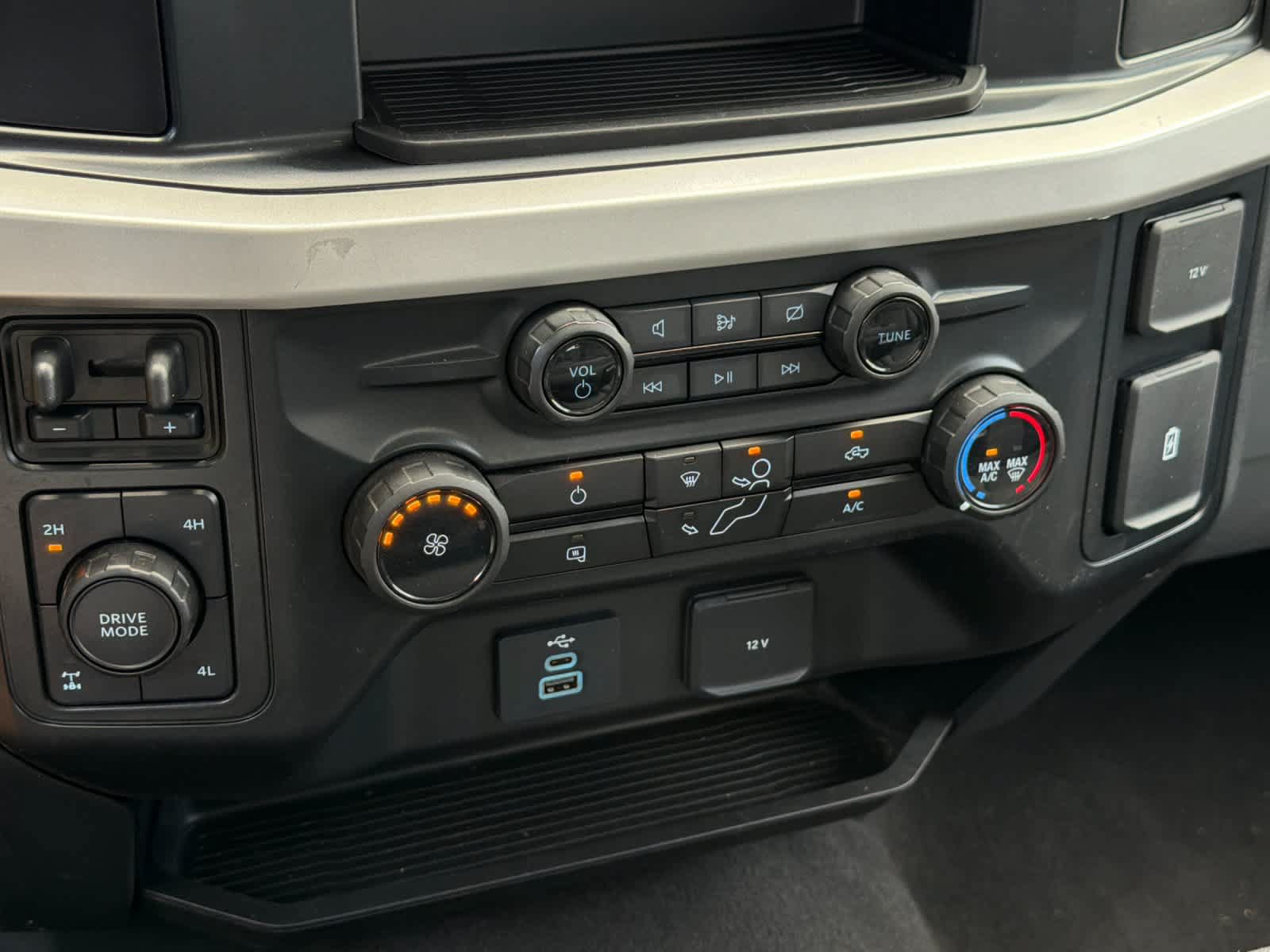 Certified 2024 Ford F350 XL w/ STX Appearance Package AWD/4WD image 18