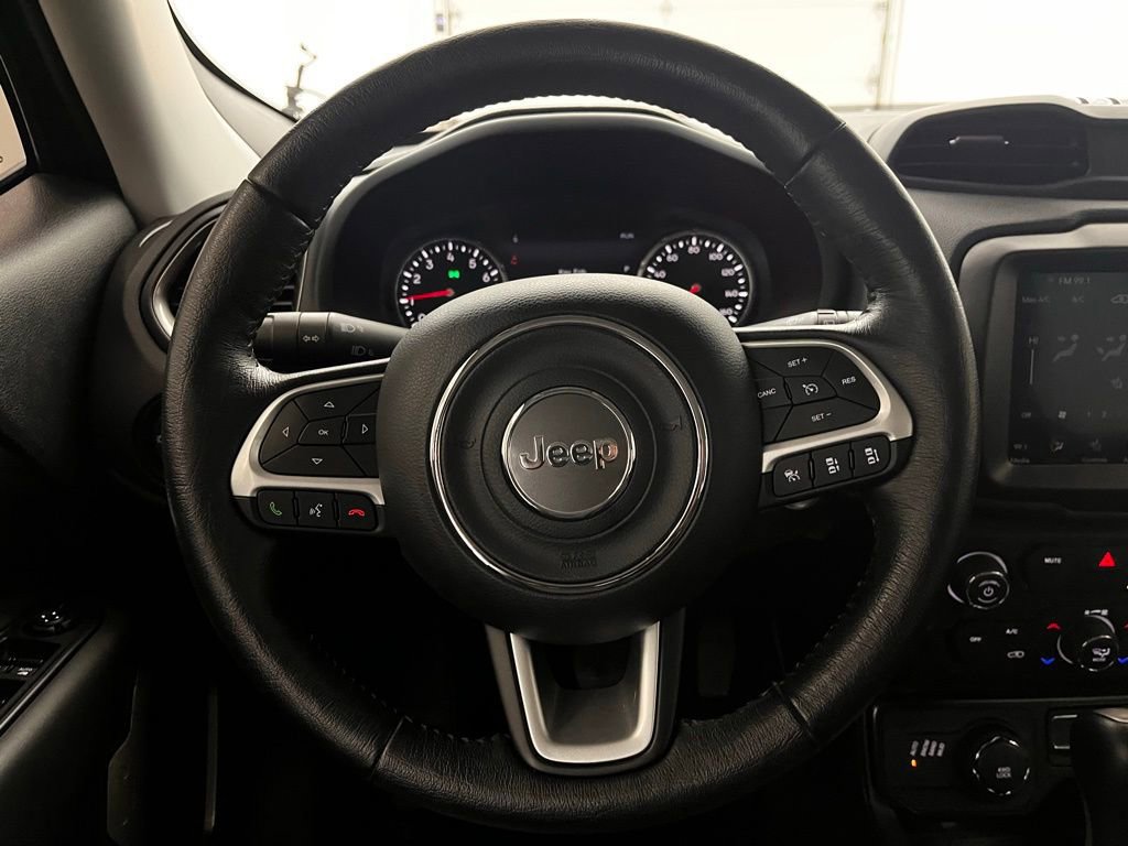 Used 2023 Jeep Renegade Limited image 19