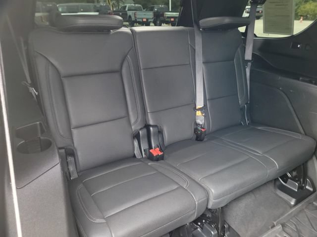 Used 2023 Chevrolet Tahoe Z71 w/ Luxury Package AWD/4WD image 17