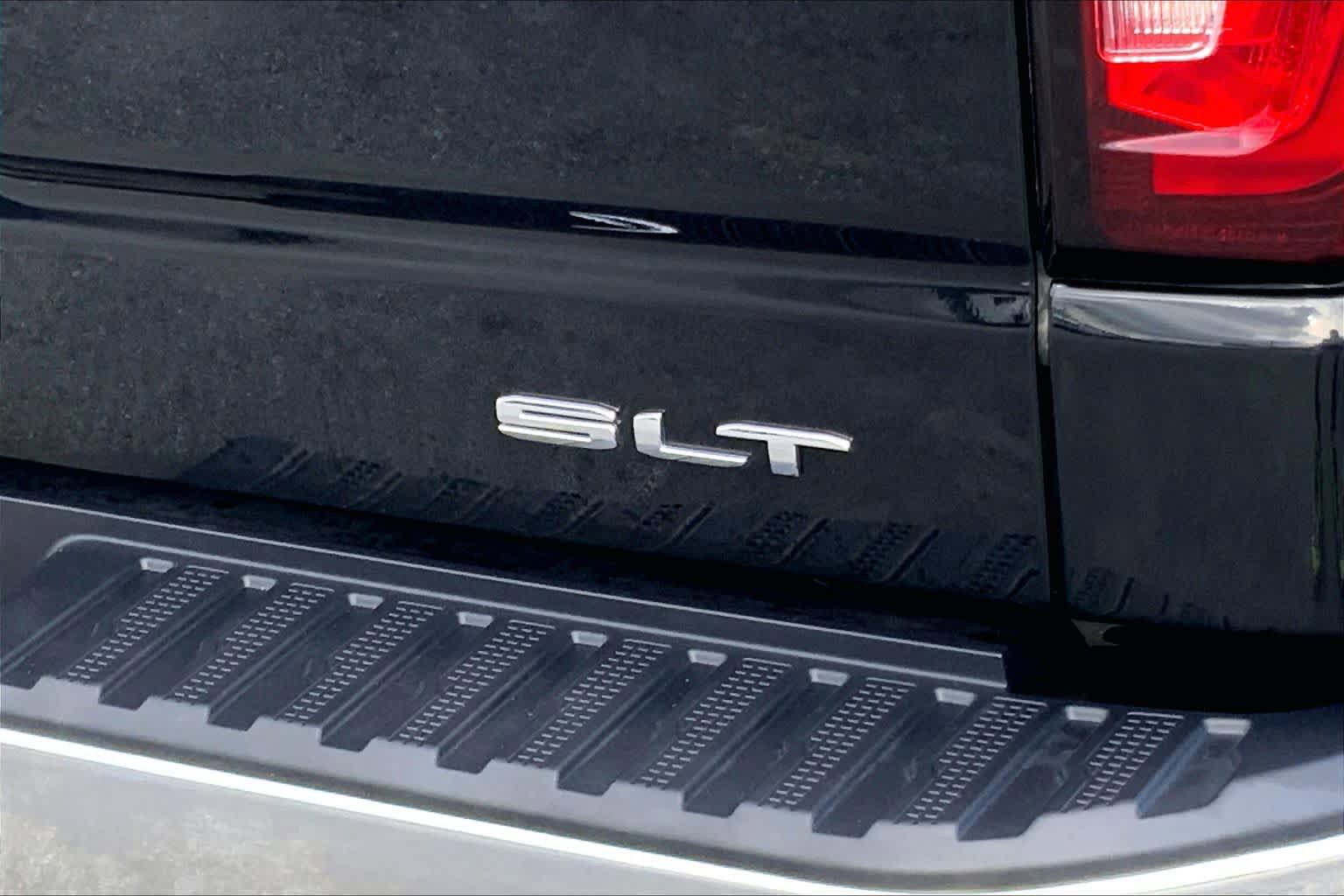 Used 2024 GMC Sierra 1500 SLT AWD/4WD image 10