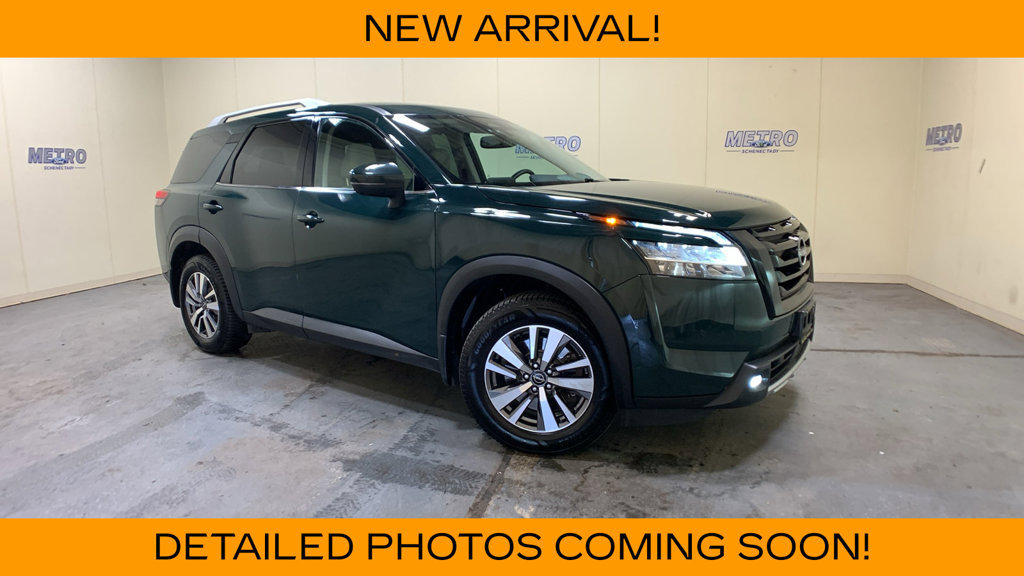 Used 2022 Nissan Pathfinder SL w/ SL Black Package AWD/4WD image 1