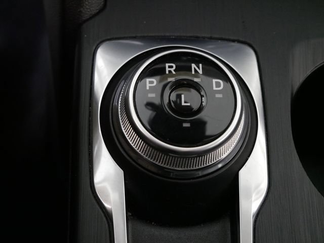 Certified 2025 Ford Escape Platinum AWD/4WD image 22