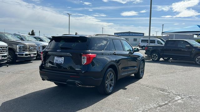 Certified 2024 Ford Explorer XLT w/ Equipment Group 202A AWD/4WD image 3